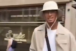 六台：贝林厄姆肩膀手术后在伦敦度假，低调现身街头